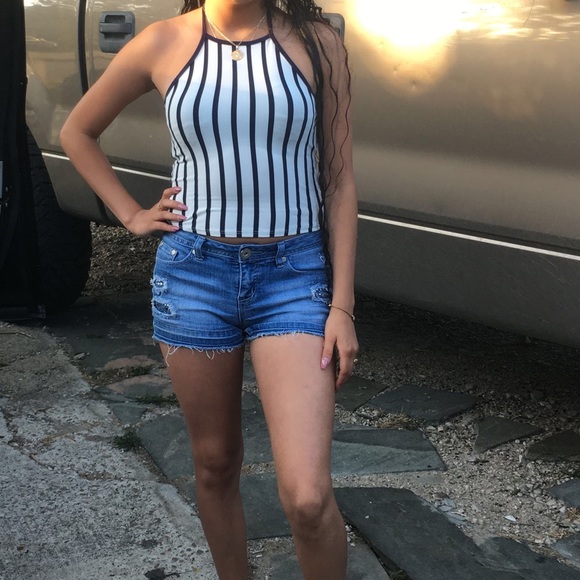 Striped crop top - Picture 2 of 5